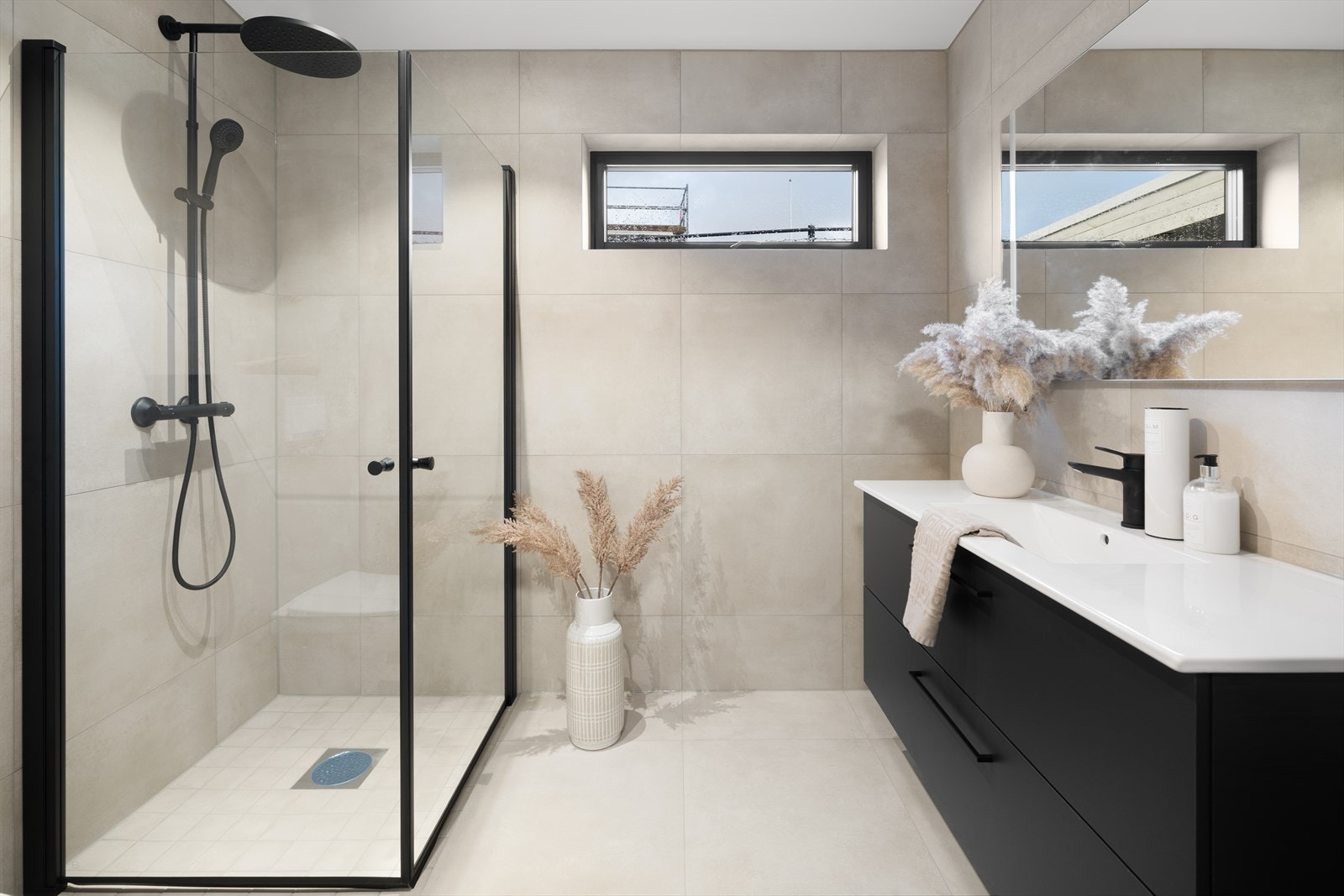 Helfliset bad med varme i gulv. Galleribilde