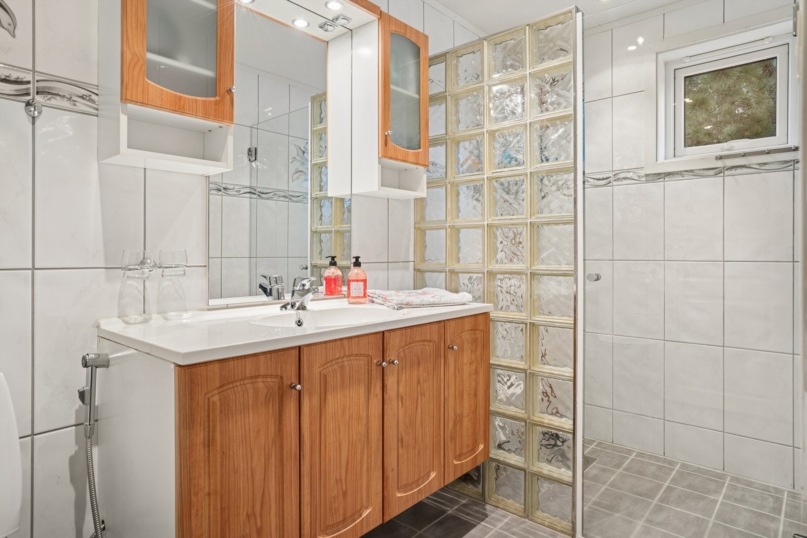 Flislagt baderom på 4,5 kvm. Galleribilde