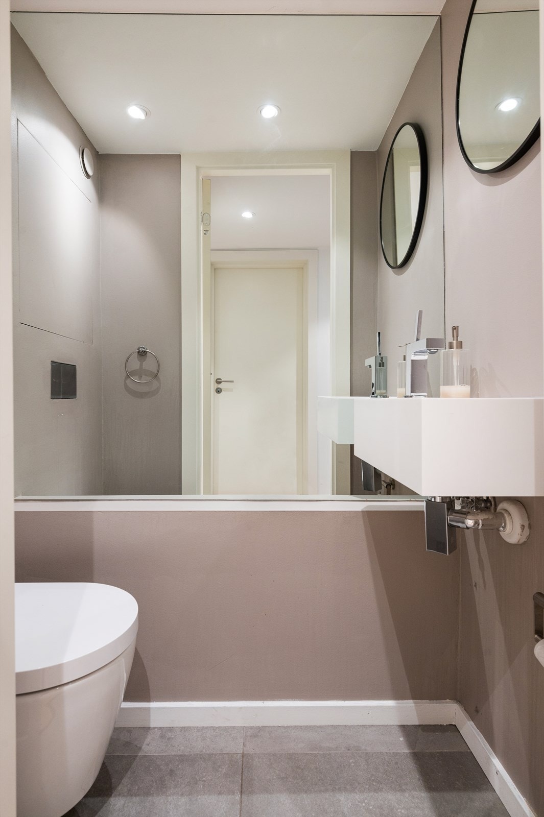 Separat toalettrom. Galleribilde