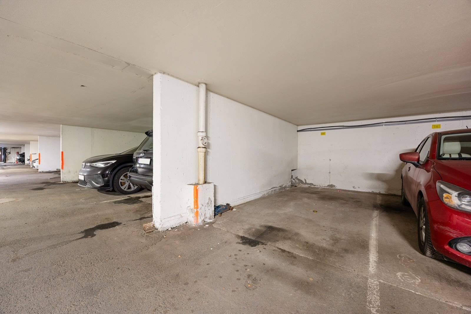 Det medfølger en fast garasjeplass i felles, lukket anlegg. Galleribilde