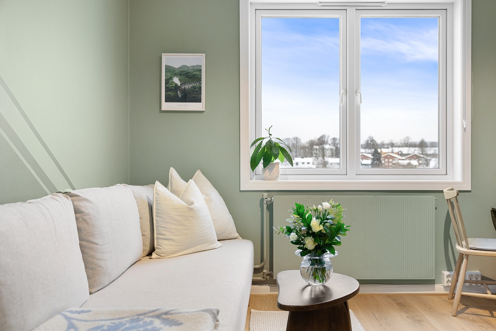 Leiligheten ligger i 5. etasje og byr på en fantastisk, vidstrakt utsikt over Voldsløkka. Galleribilde