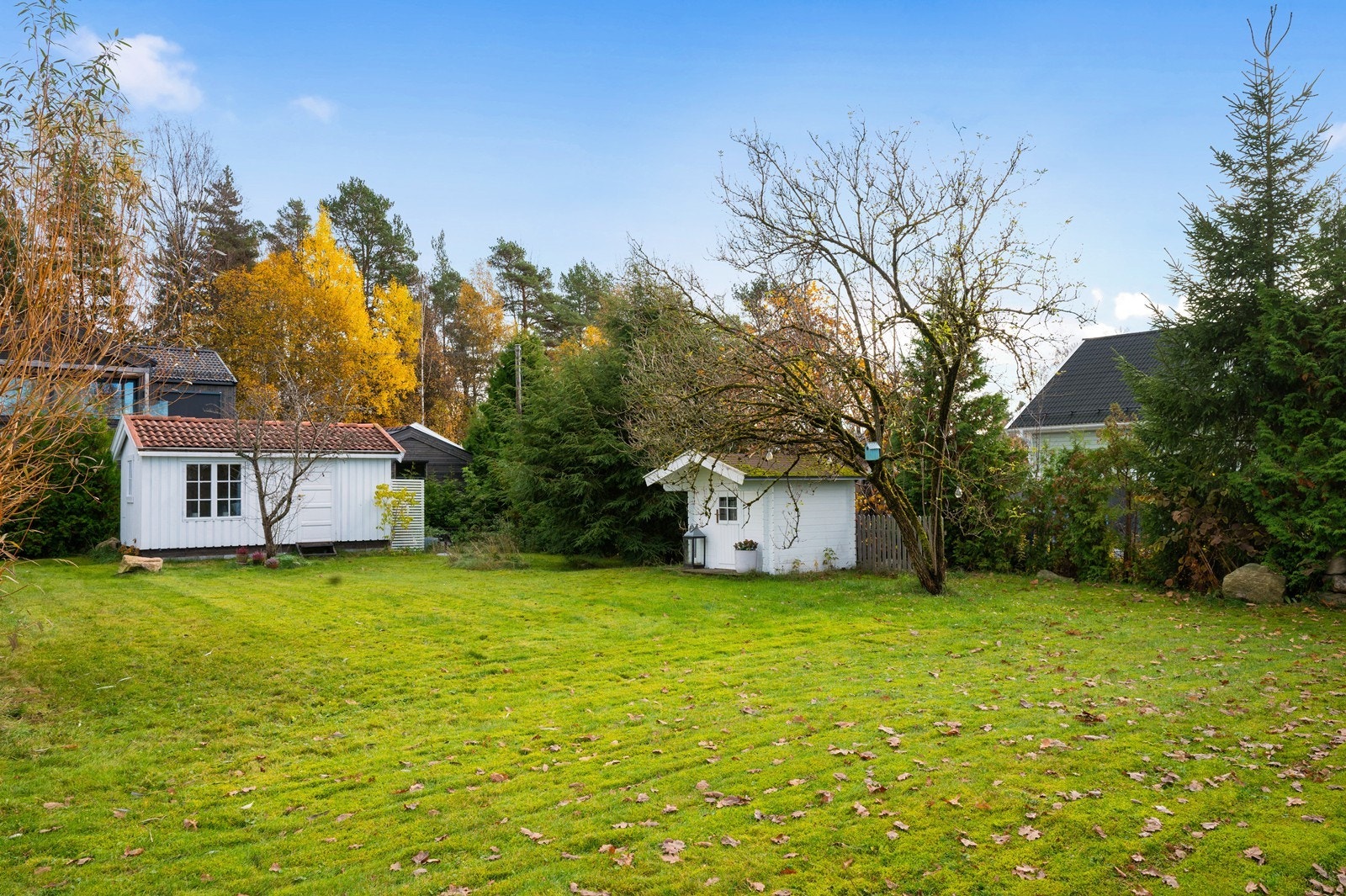 Hagen byr på rikelig med plass for lek, spill og hageaktiviteter. Galleribilde