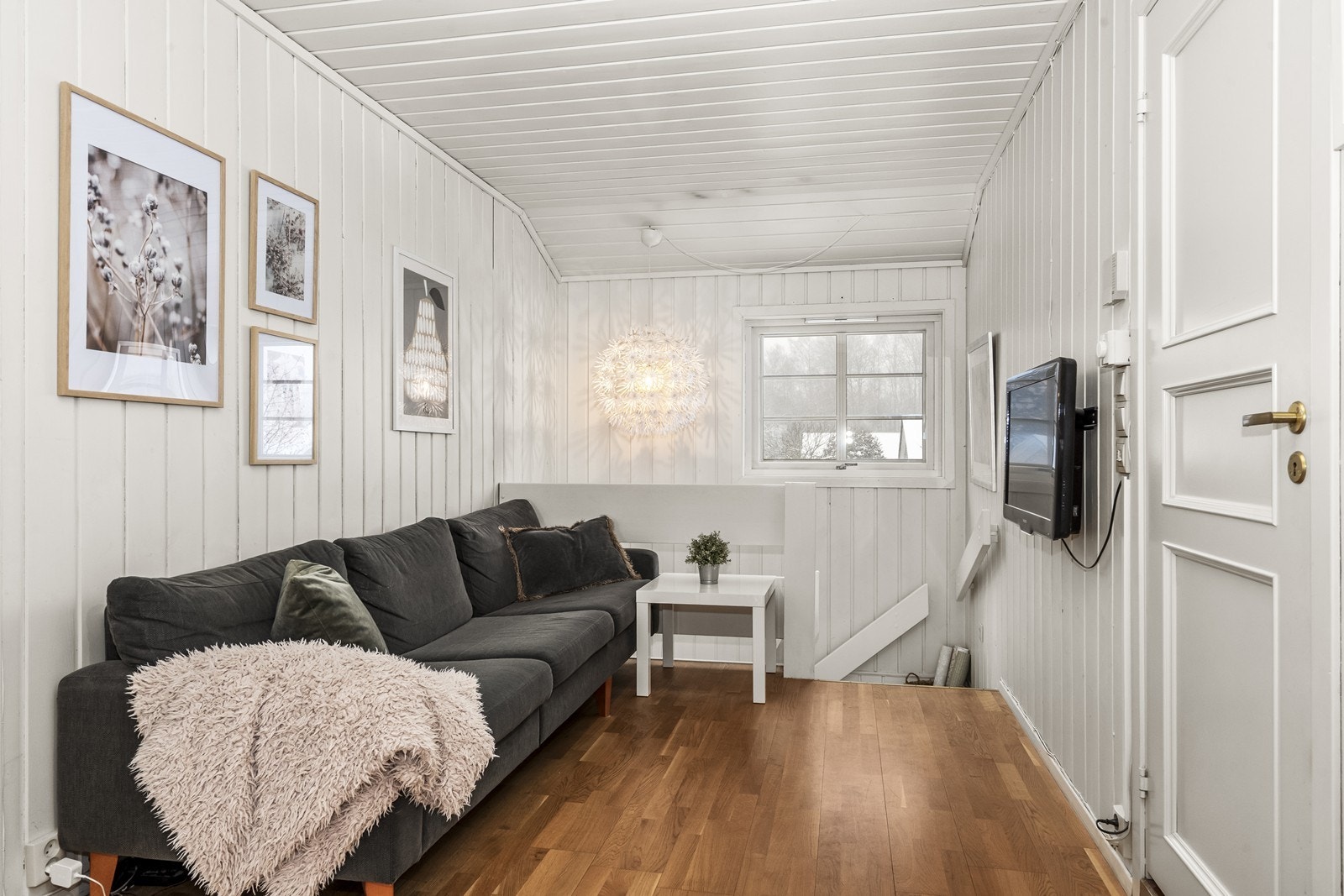 Gangen i andre etasje binder rommene sammen på en effektiv måte. Galleribilde