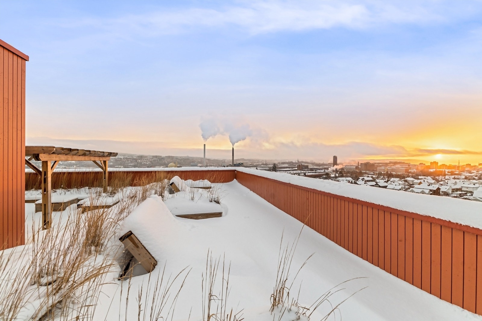 Bygget har en flott, felles takterrasse med lekker utsikt utover Oslo by. Galleribilde
