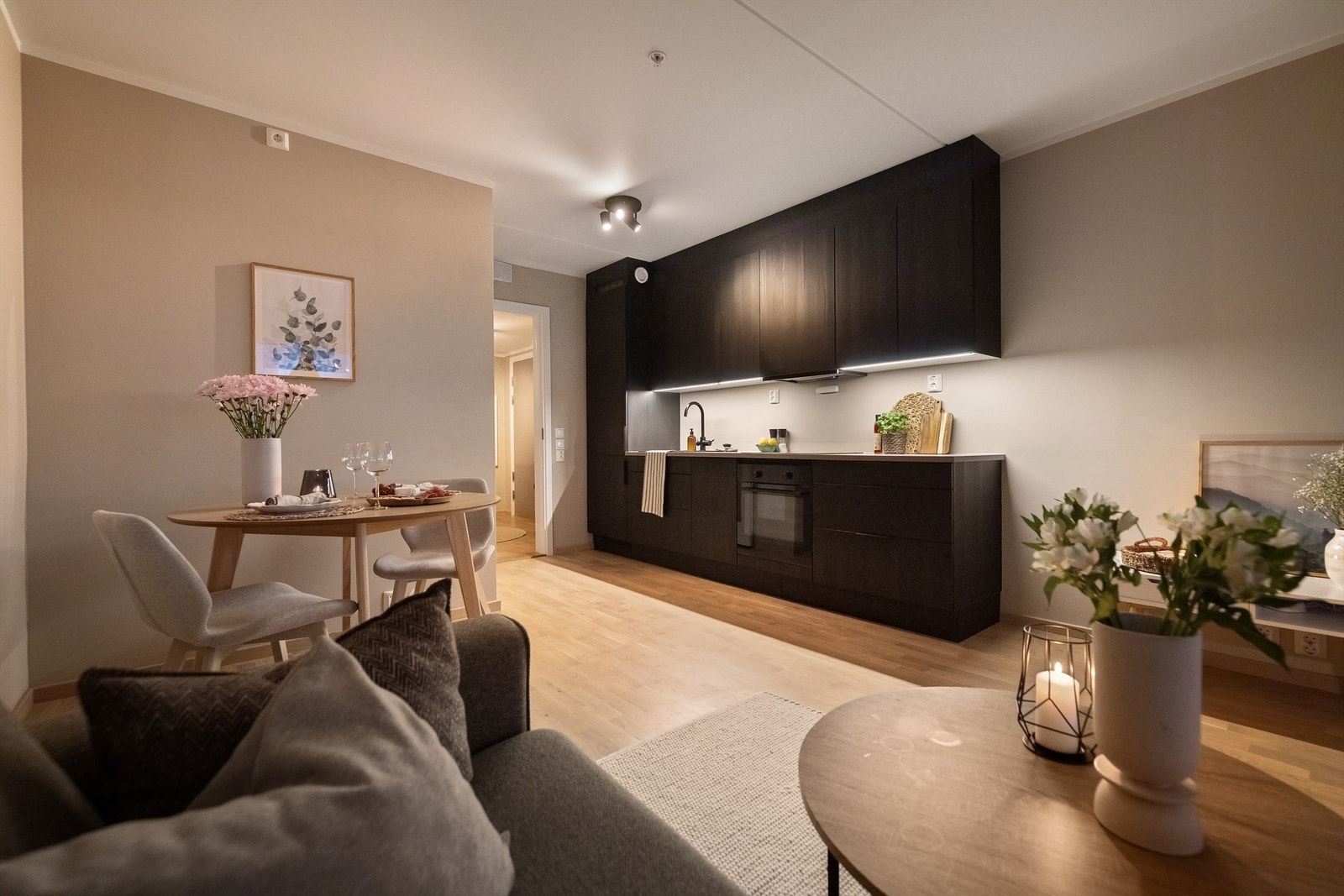 Kjøkkenet er levert av kvalitetsprodusenten HTH. Galleribilde