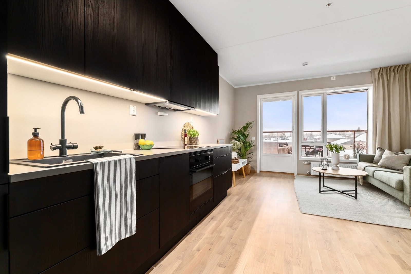 Boligen er tilknyttet Vollebekk Torgkvartal Borettslag, som består av 161 leiligheter. Galleribilde