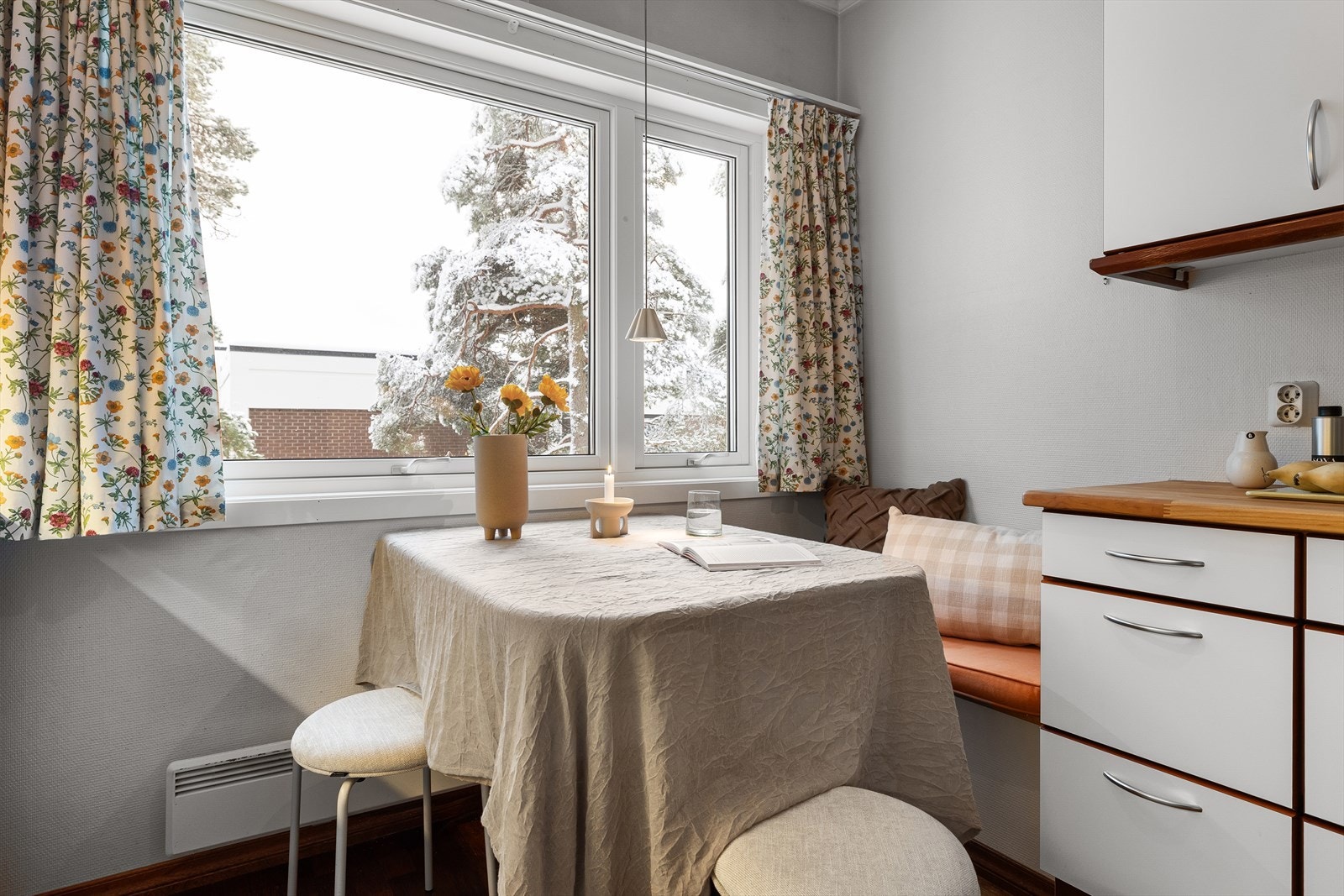 Det er også en hyggelig spiseplass som innbyr til hverdagslige måltider med familien. Galleribilde