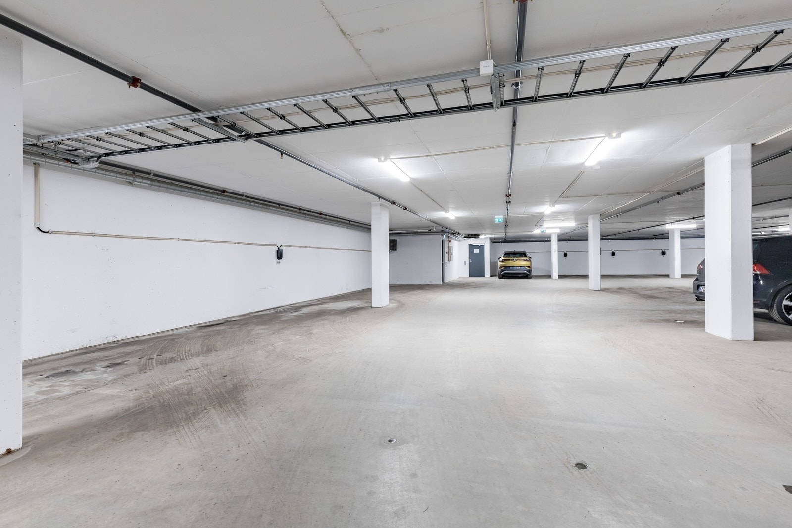 Oppvarmet garasje i kjeller - selger leier en parkeringsplass, om det er mulig med videreleie må avklares ved budgivning Galleribilde