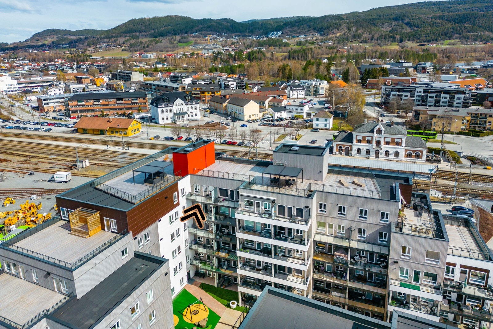 Leiligheten har en god beliggenhet i byggets 6. etasje Galleribilde