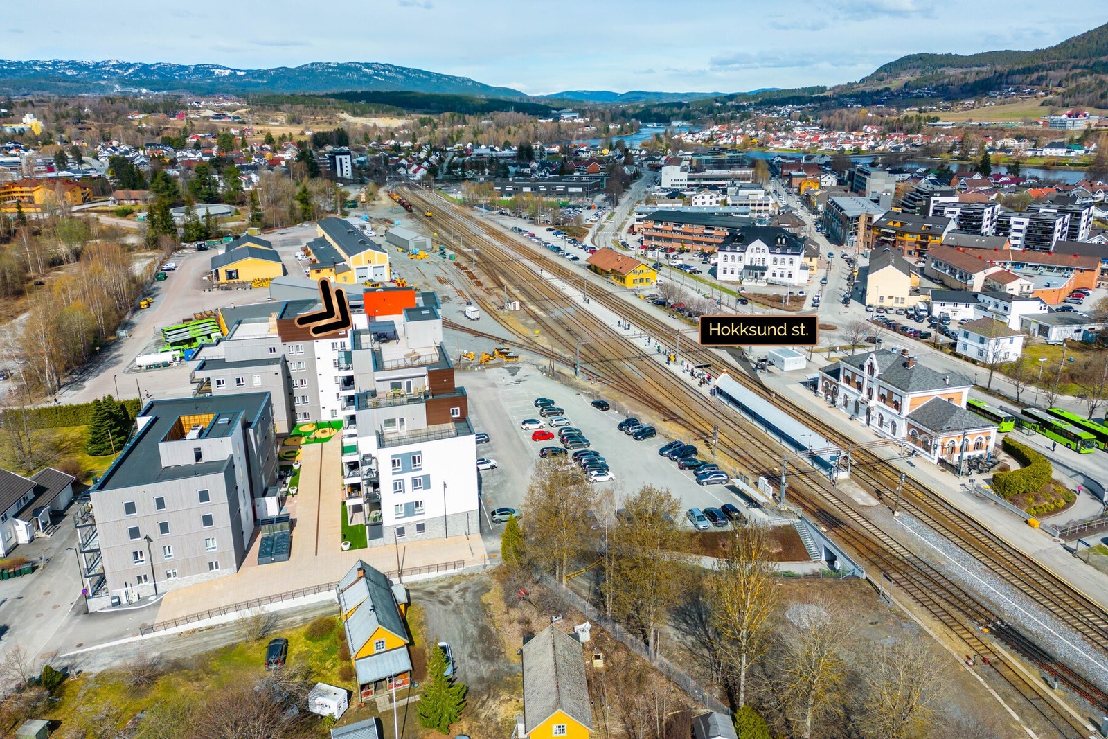 Umiddelbar nærhet til togstasjon Galleribilde