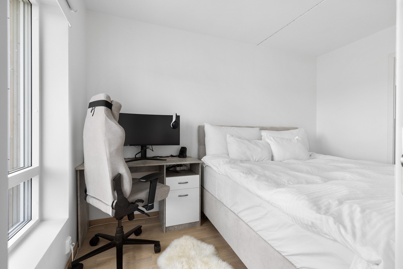 Det er også plass til skrivebord om ønskelig Galleribilde