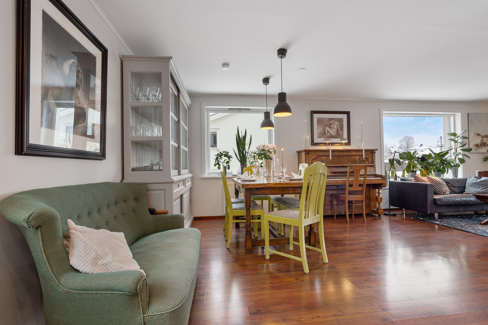 Godt med plass til frokostbord og spisebord. Galleribilde