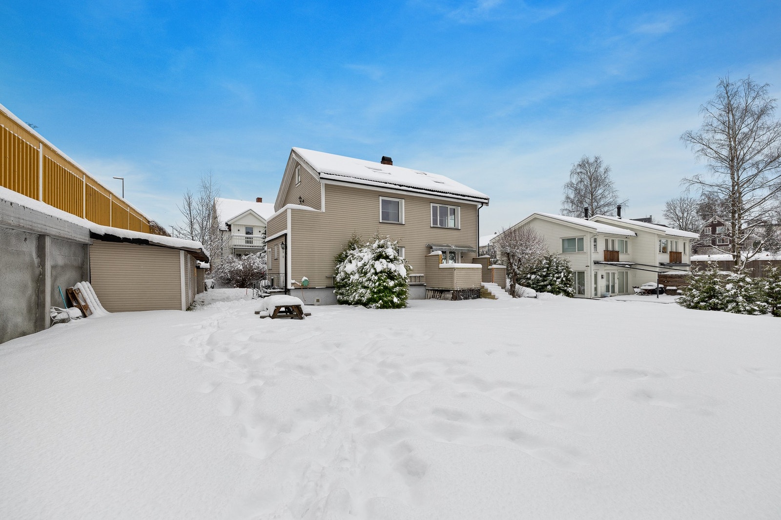 Hagen fremstår som ett stort grøntareal. Galleribilde