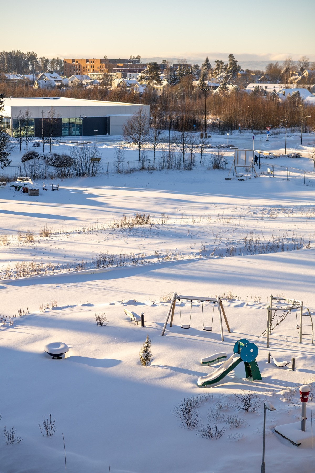 I en moderne bolig i Kanalparken bor du både praktisk og hyggelig. Galleribilde