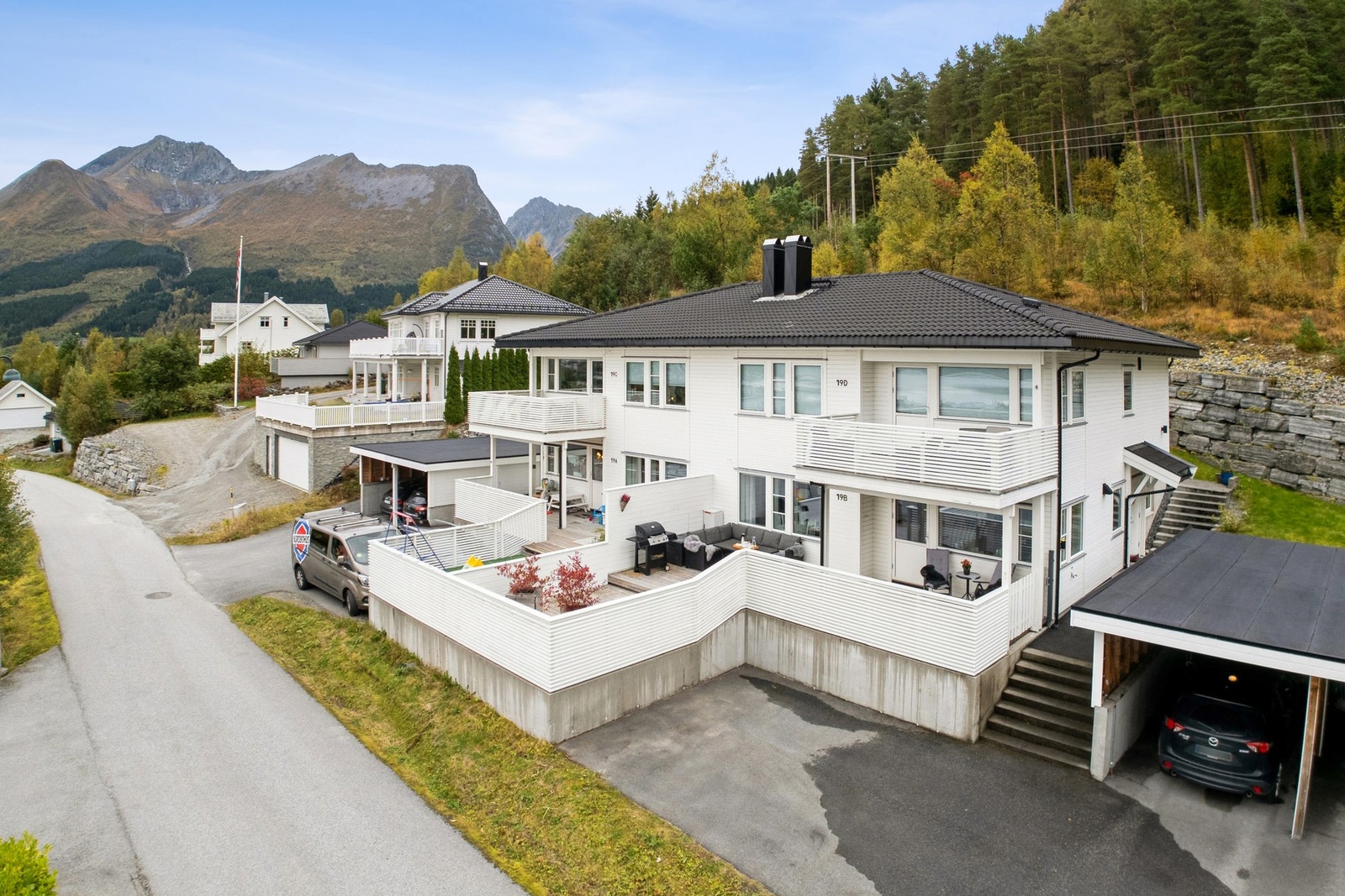 EiendomsMegler 1 har gleden av å presentere Øvrelida 19 B!(Fotograf Svein Olav Humberset v/EFKT) Galleribilde