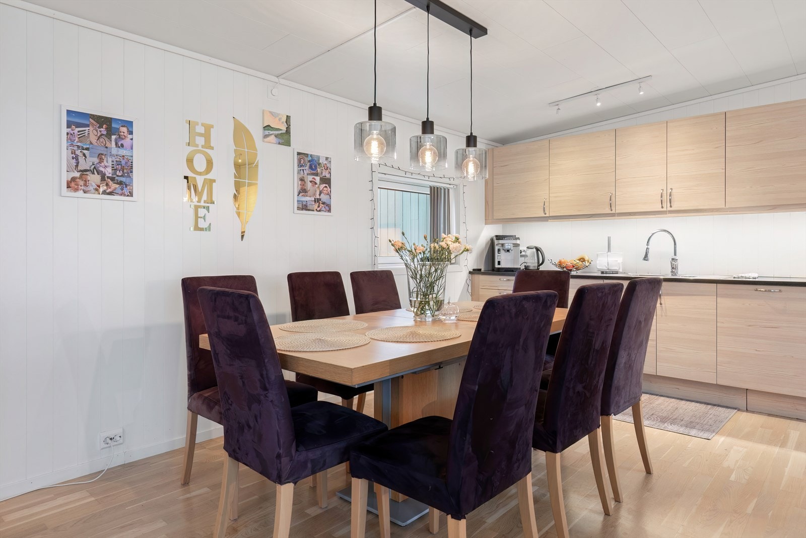 God plass til spisebord Galleribilde