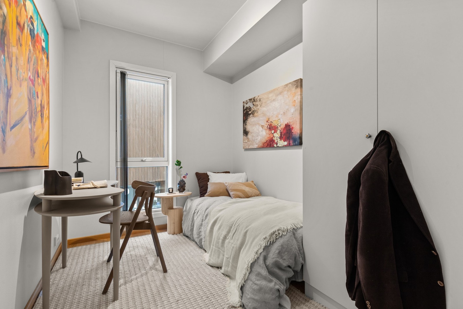 Soverom 2 er også av god størrelse og har fleksibel bruk. Galleribilde