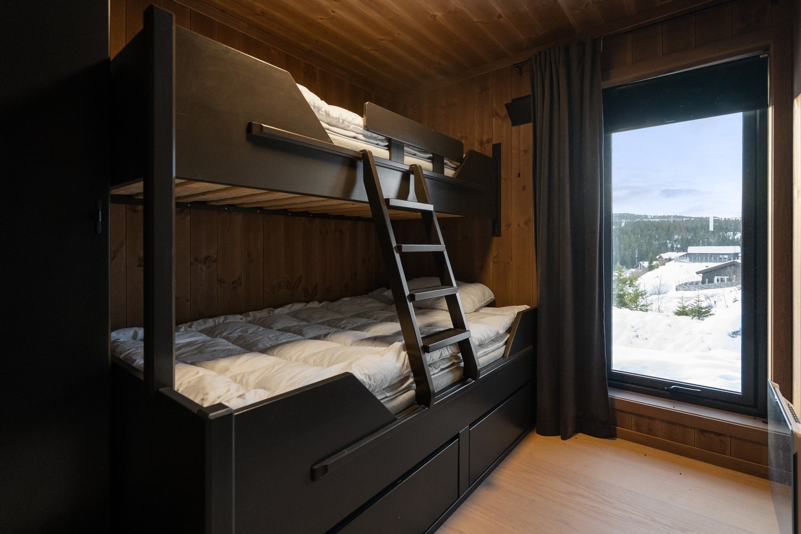 Smarte løsninger med integrert oppbevaring bidrar til effektiv bruk av arealet. Galleribilde