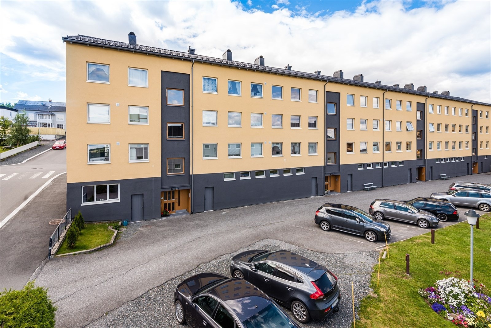 Leiligheten er en endeleilighet i 1.etasje. Galleribilde