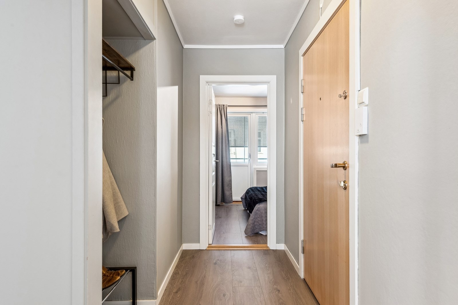 Det er etablert dørcallingsystem med døråpner. Galleribilde