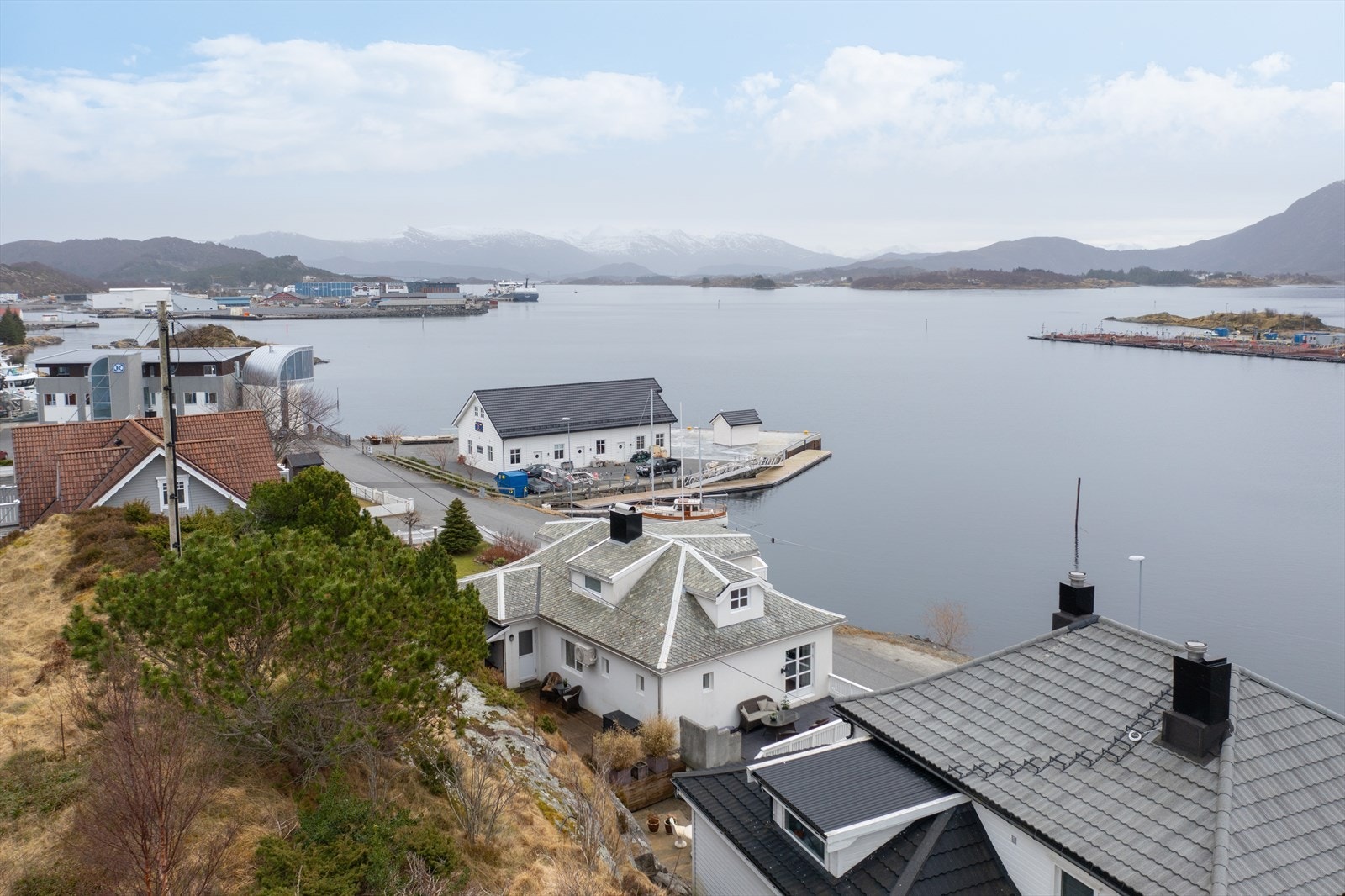 Velkommen til en hyggelig visning, (foto Blåtind fotografikk) Galleribilde