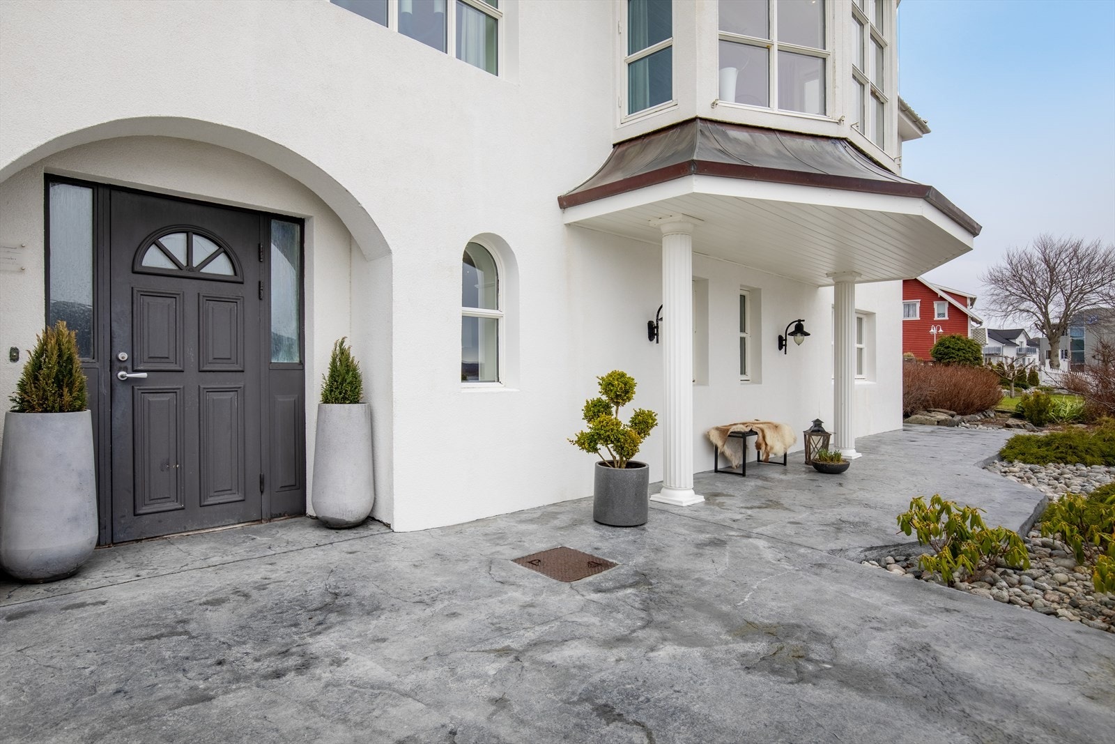 Eiendommen er pent opparbeidet Galleribilde