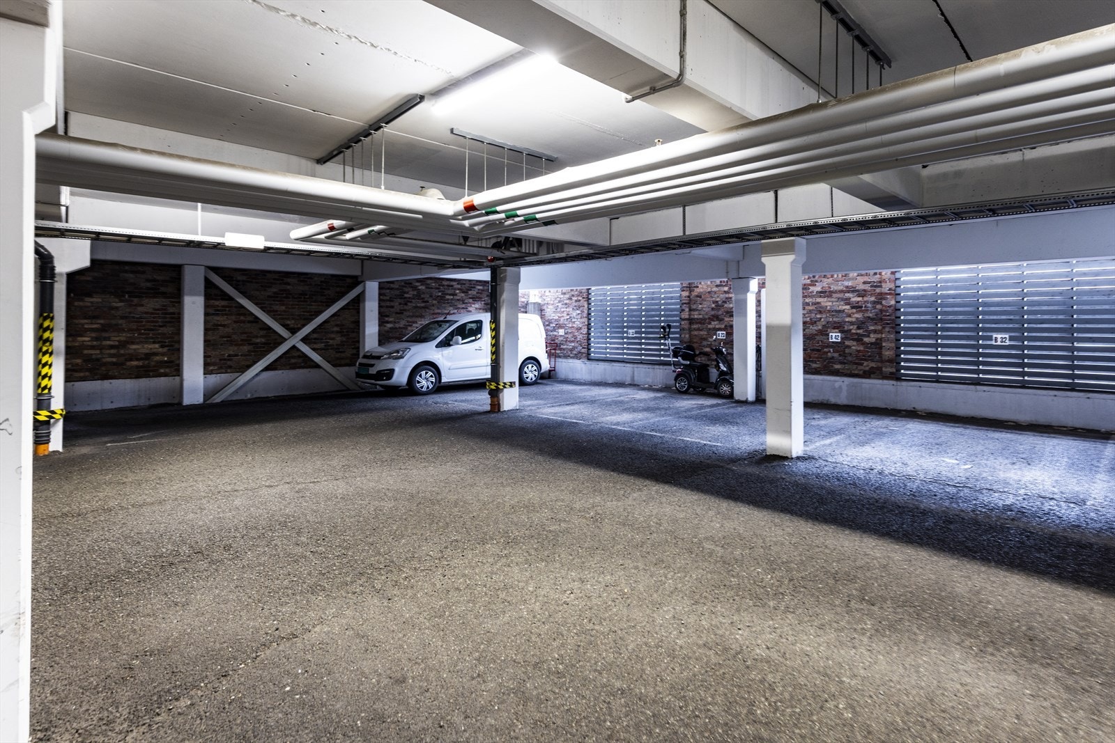 Parkering i felles garasjeanlegg. Galleribilde