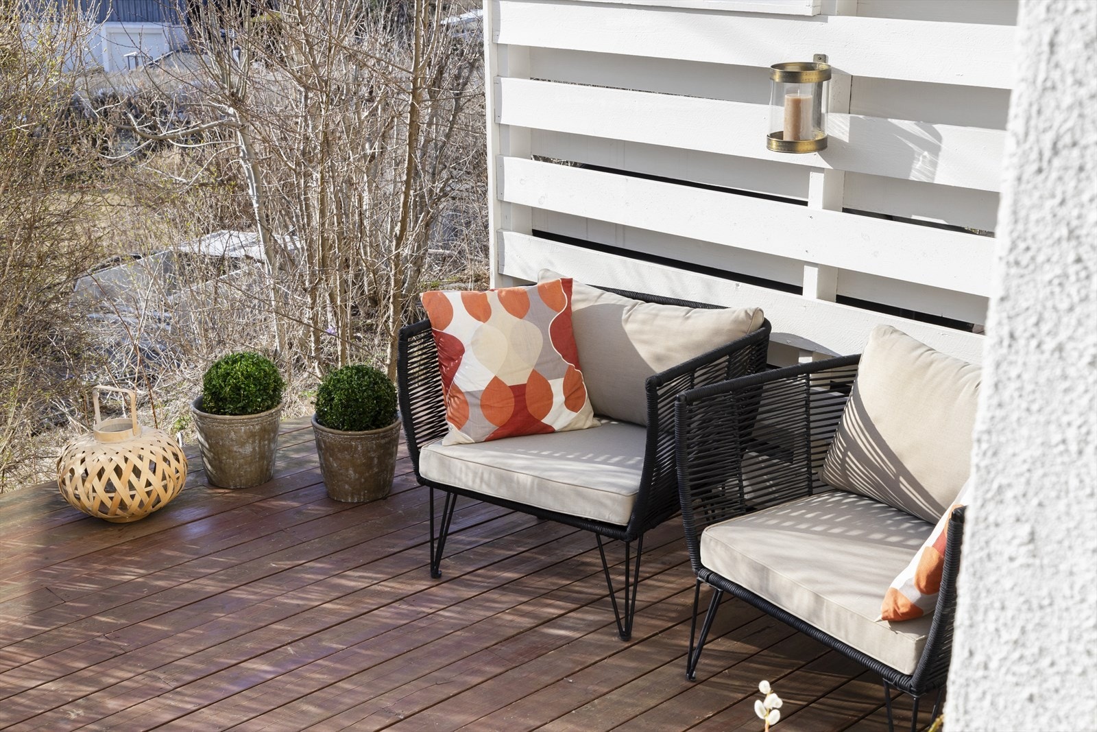 Uteareal som gir rom for sosialt samvær og opphold på sommerstid. Galleribilde