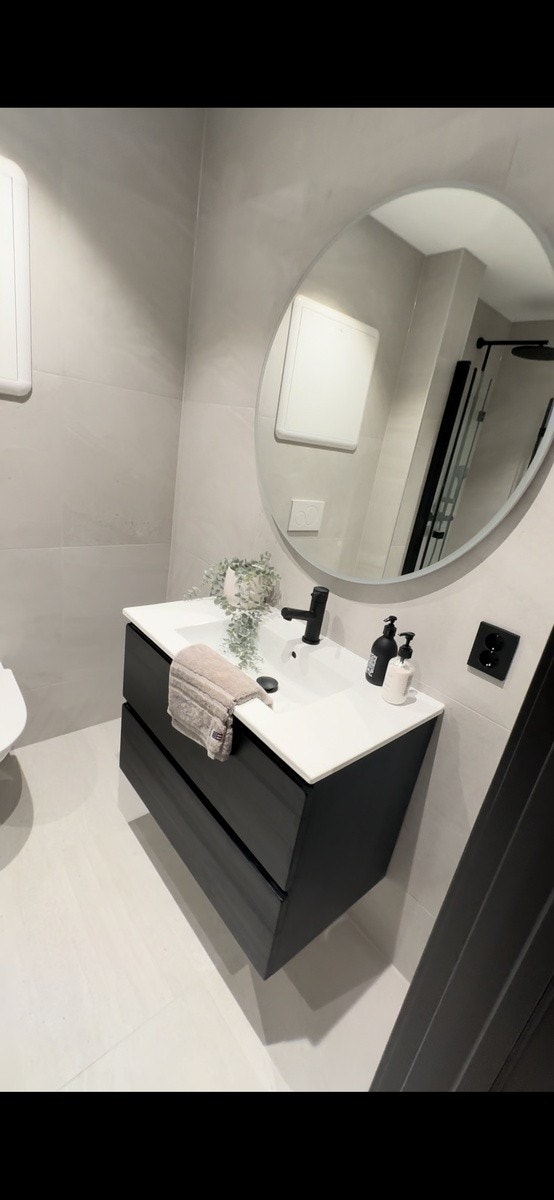 Møbler medfølger ikke Galleribilde