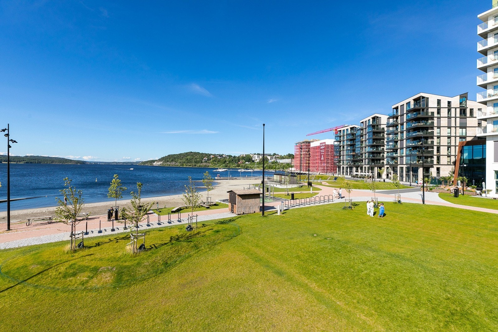 Kun 10 minutters gange til den nye bydelen Verket. Her finner du hotel Riviera, handel, servering og kulturscene Galleribilde