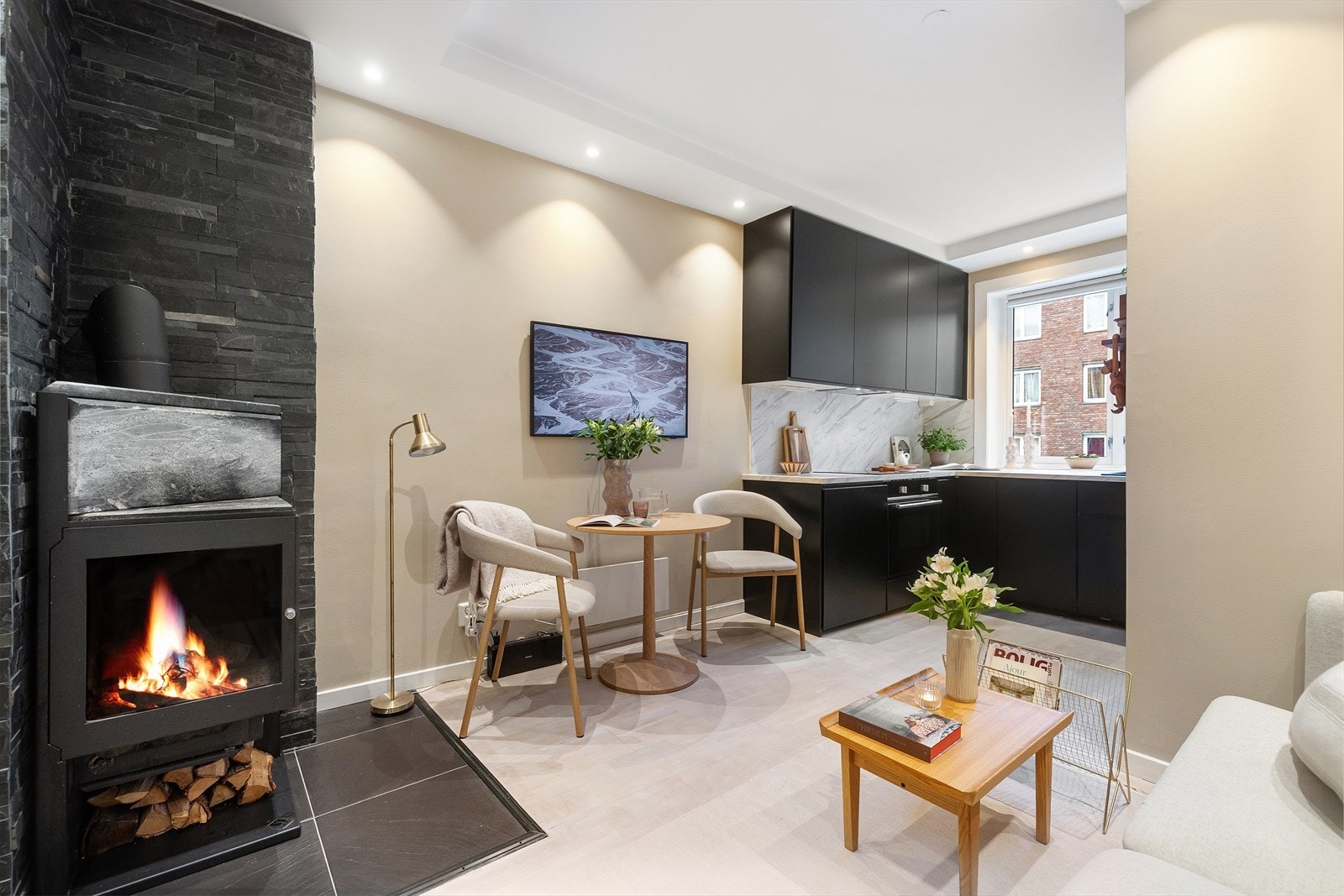 Leiligheten har en arealeffektiv planløsning, hvor hver kvadratmeter er utnyttet til det maksimale. Galleribilde