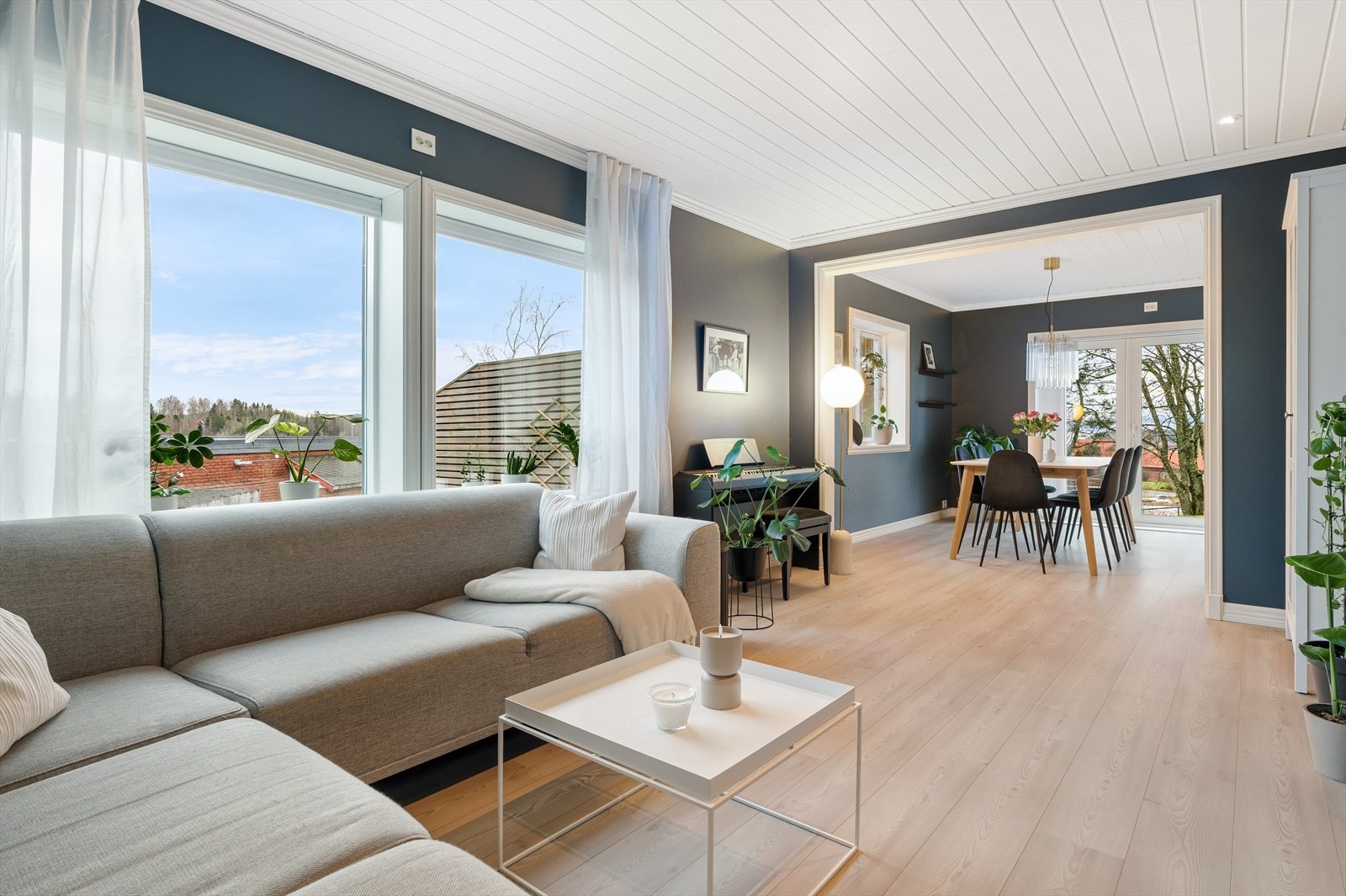 Den åpne løsningen sørger for en god og luftig atmosfære Galleribilde