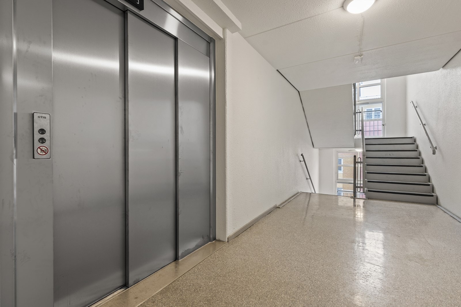 Enkel adkomst til leiligheten via heis. Nye heiser i Smalgangen 3 fra november 2025 Galleribilde
