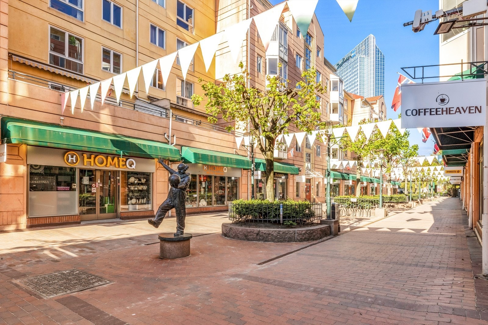 Smalgangen er en hyggelig gågate utenom det vanlige med alt i kort gangavstand Galleribilde