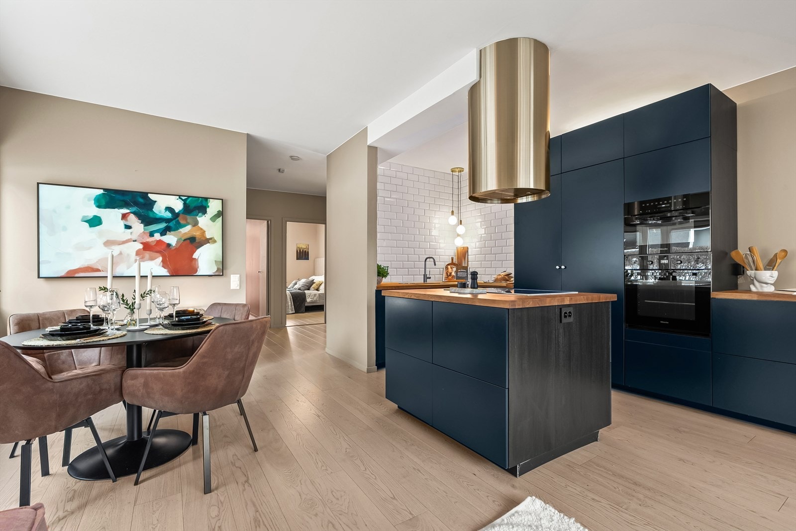 En moderne og lekker leilighet med oppgradert kjøkken i 2020. Galleribilde