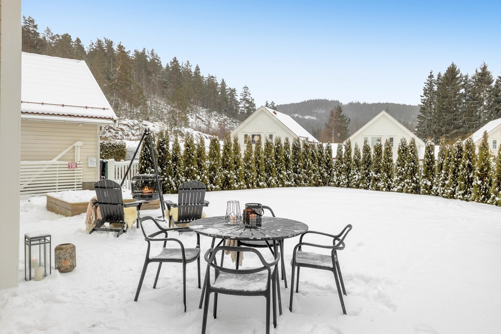 Uteplassene legger til rette for å nyte finværsdagene utendørs. Galleribilde