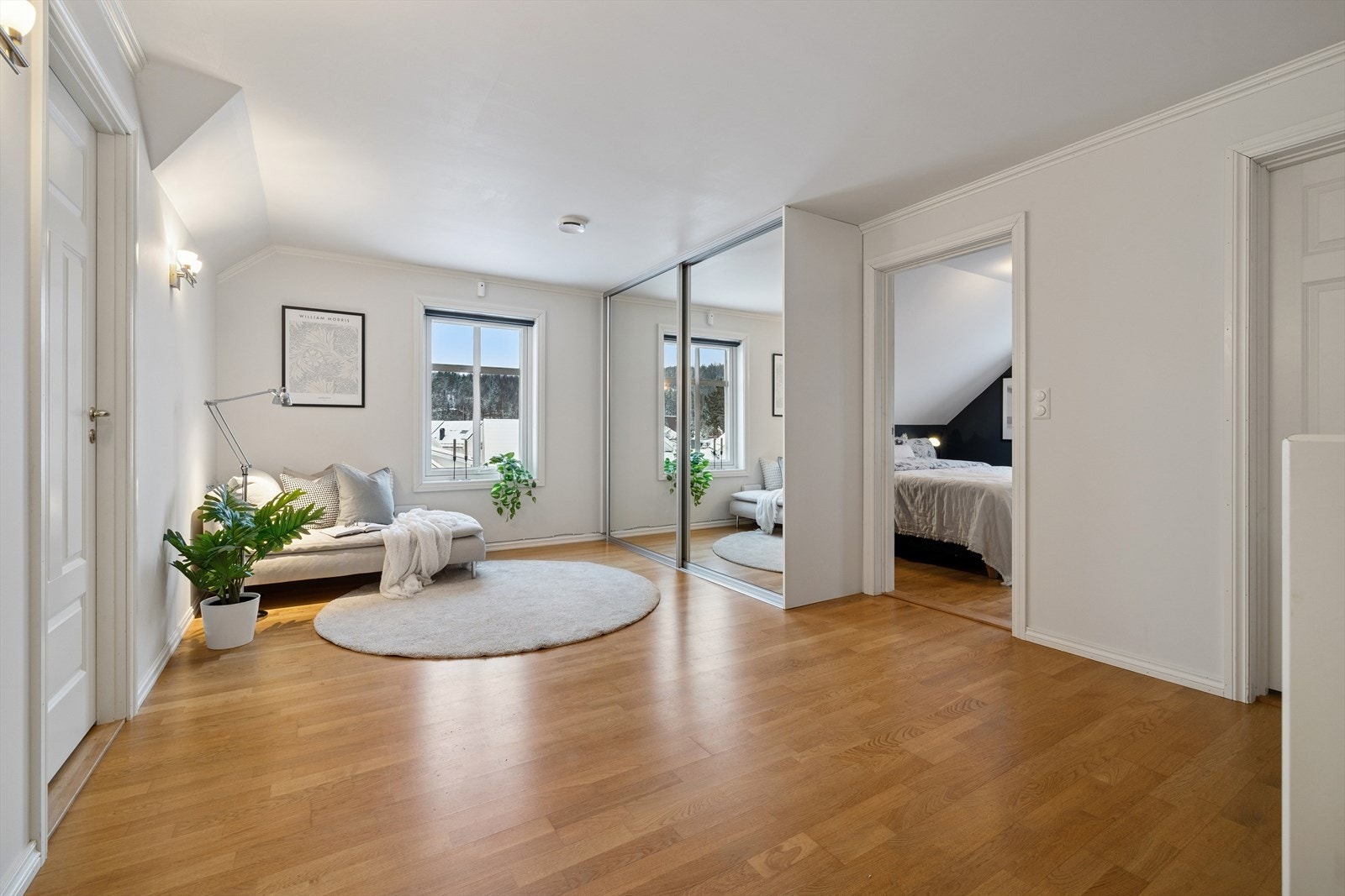 I 2. etasje har boligen en loftstue / loftsrom. Galleribilde