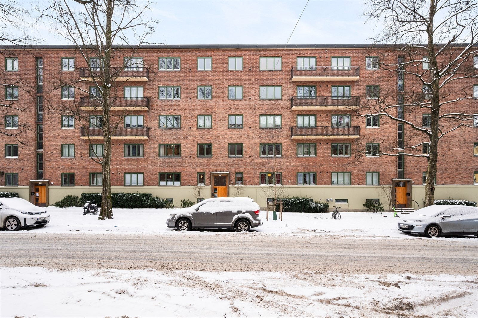 Sameiet består av totalt 51 seksjoner (49 boligseksjoner og 2 næringsseksjoner). Galleribilde