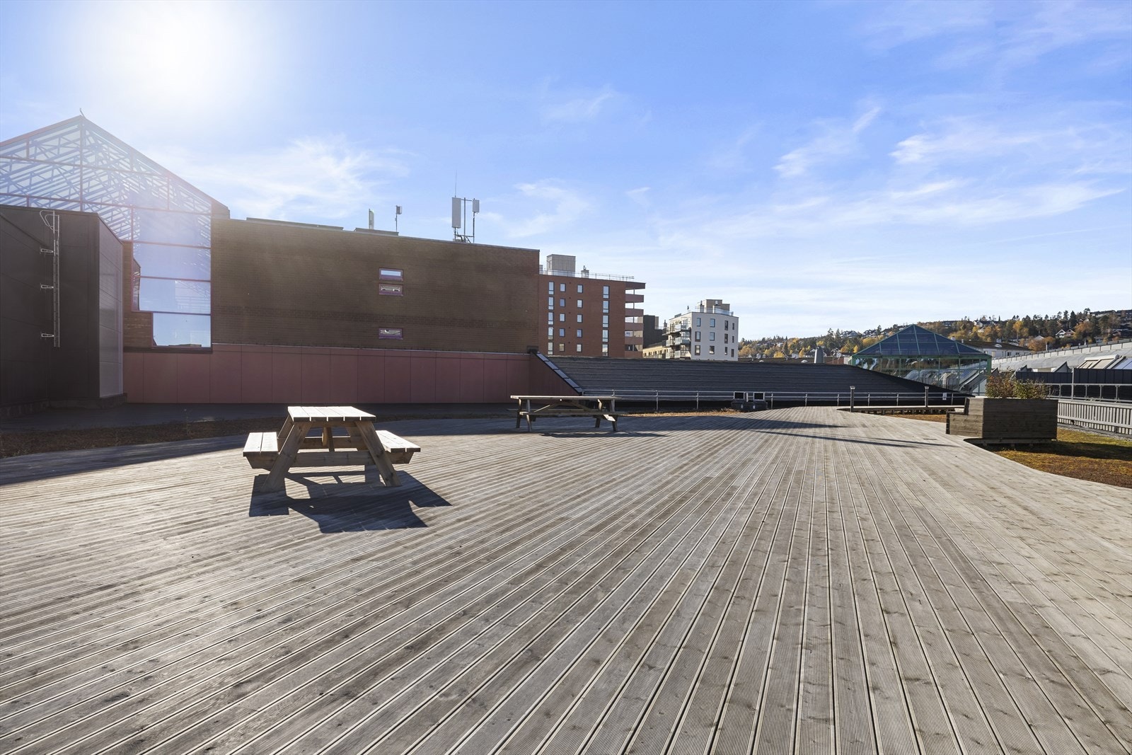 Bygget har felles takarealer som kan benyttes av beboerne. Galleribilde