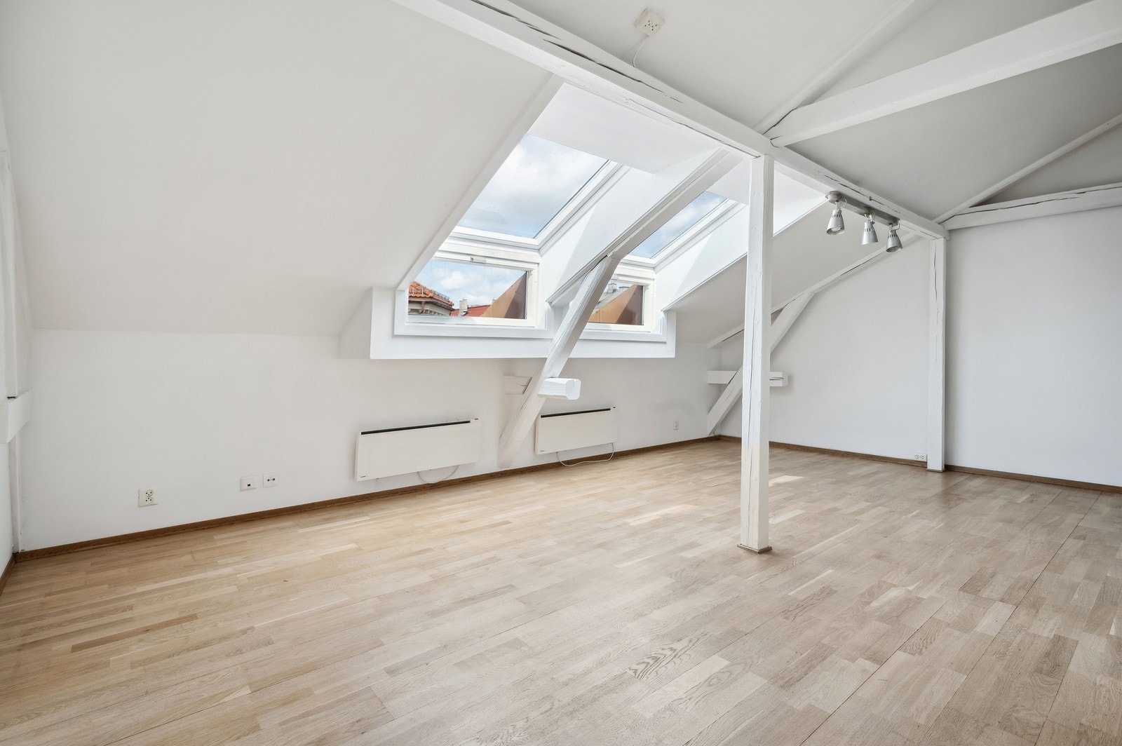 Flotte loftvinduer og god plass Galleribilde