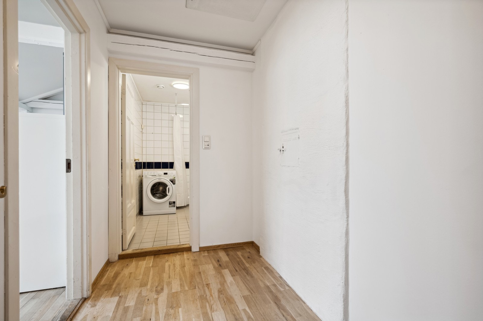 Romslig entre Galleribilde