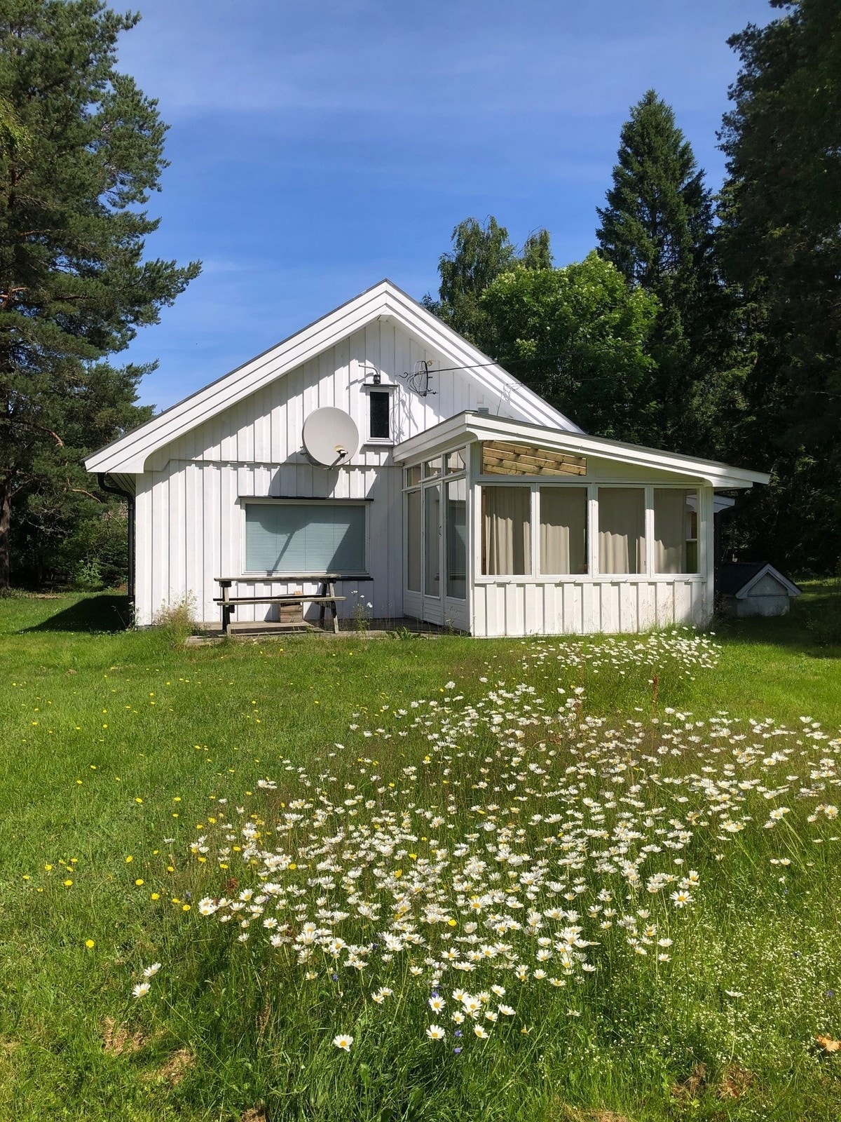 Hyggelig hage og uteplass Galleribilde