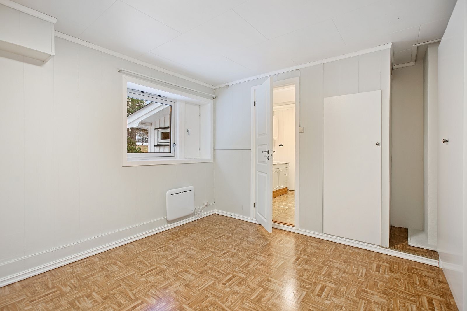 Soverom 1. Nymalte vegger i 2022. Galleribilde