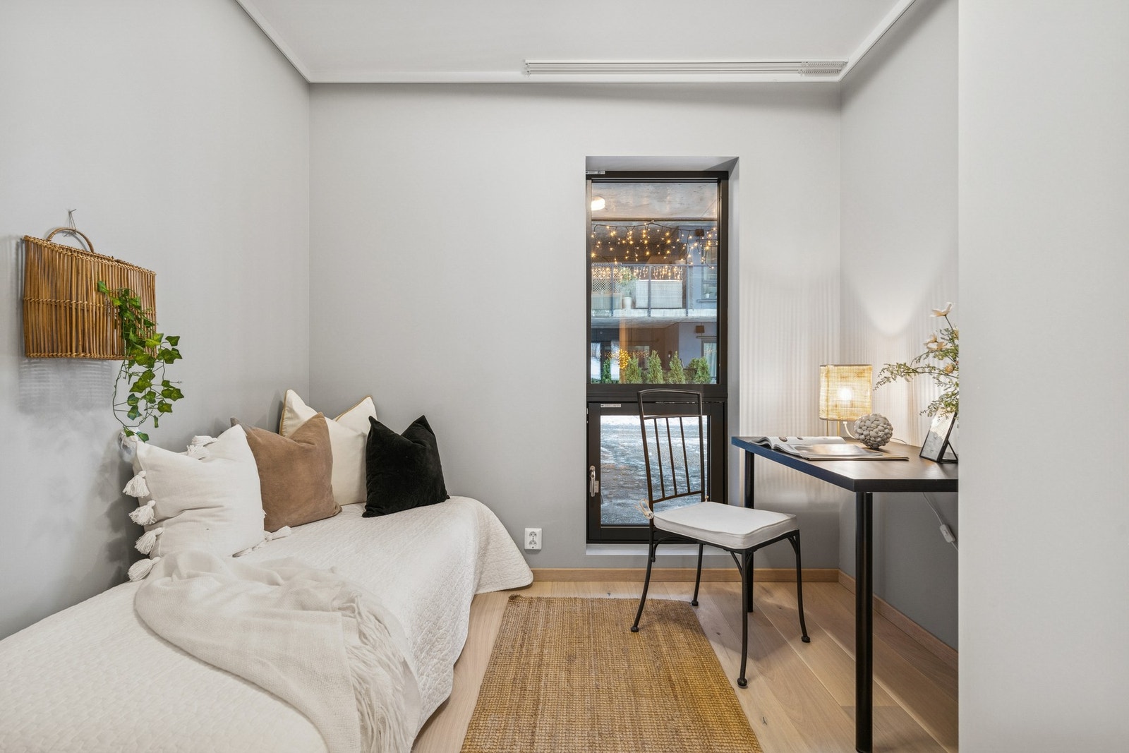 Dette rommet fungerer ypperlig som gjesterom, barnerom eller hjemmekontor. Galleribilde