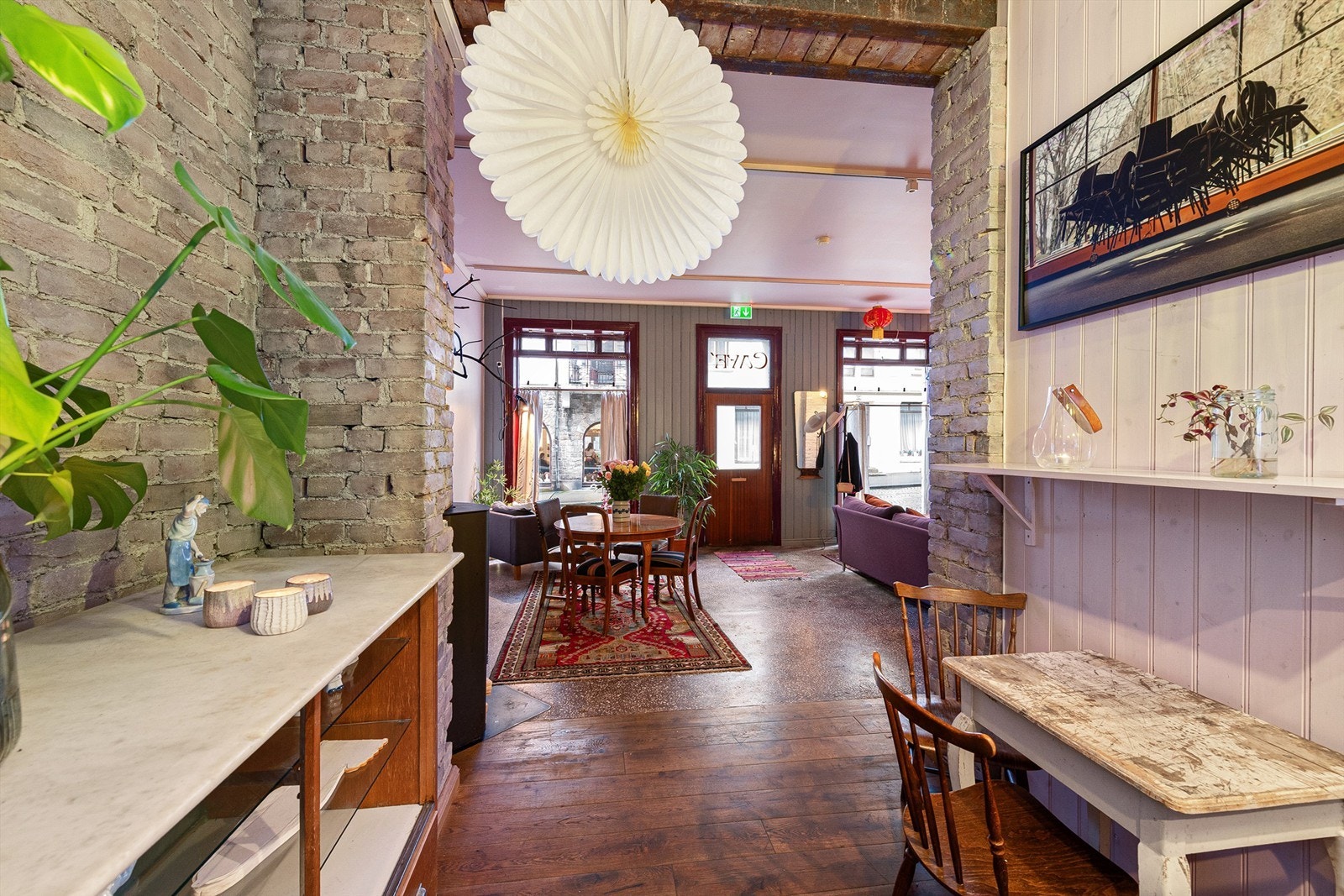 Fra kjøkken mot lokalet Galleribilde