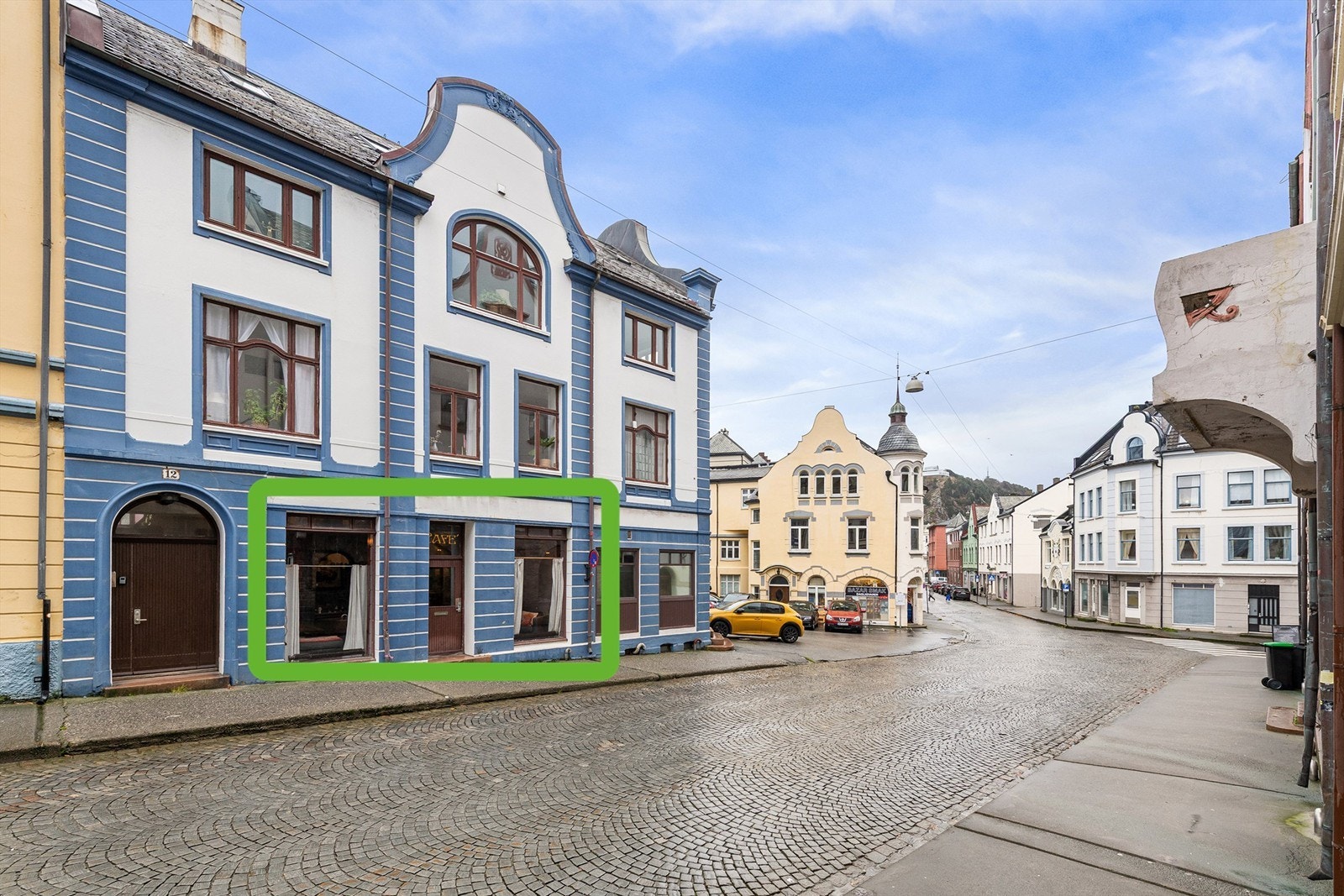 Krogsveen Sunnmøre v/Eiendomsmegler Christian Nogva Aarseth har gleden av å presentere Kirkegata 12, et næringslokale med sentral beliggenhet på Aspøya Galleribilde