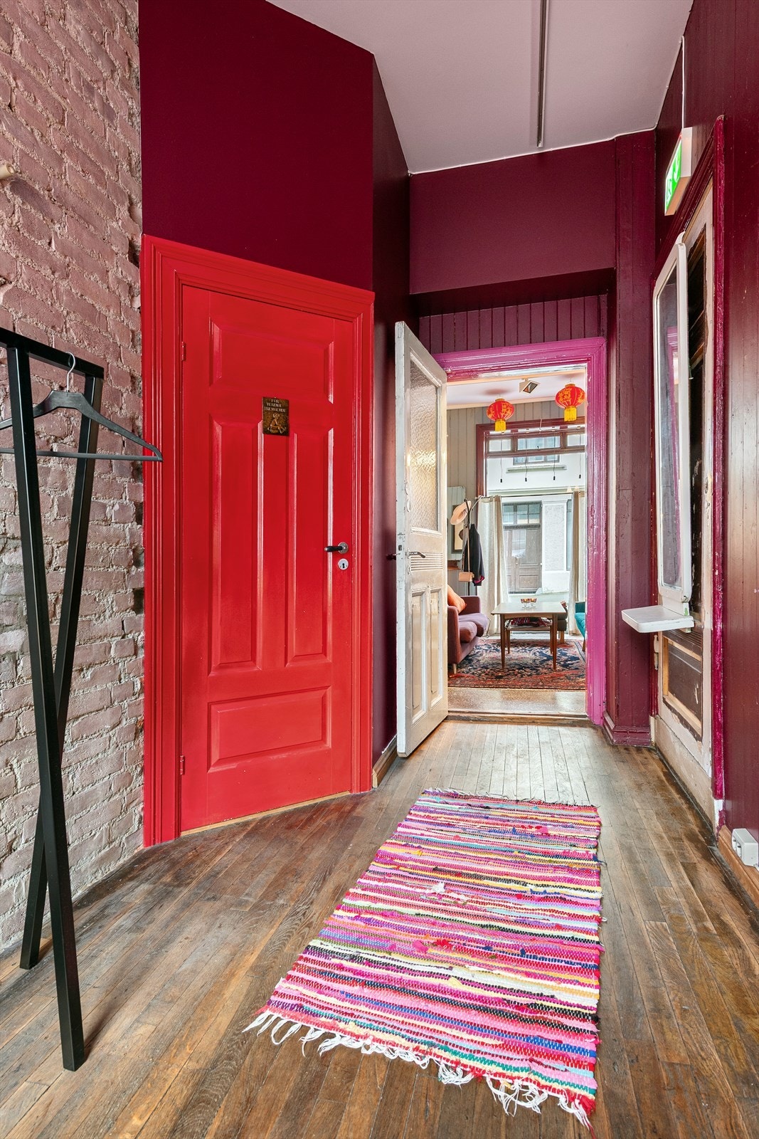 Fra lokalet mot bakgård med adkomst til toalettrom Galleribilde