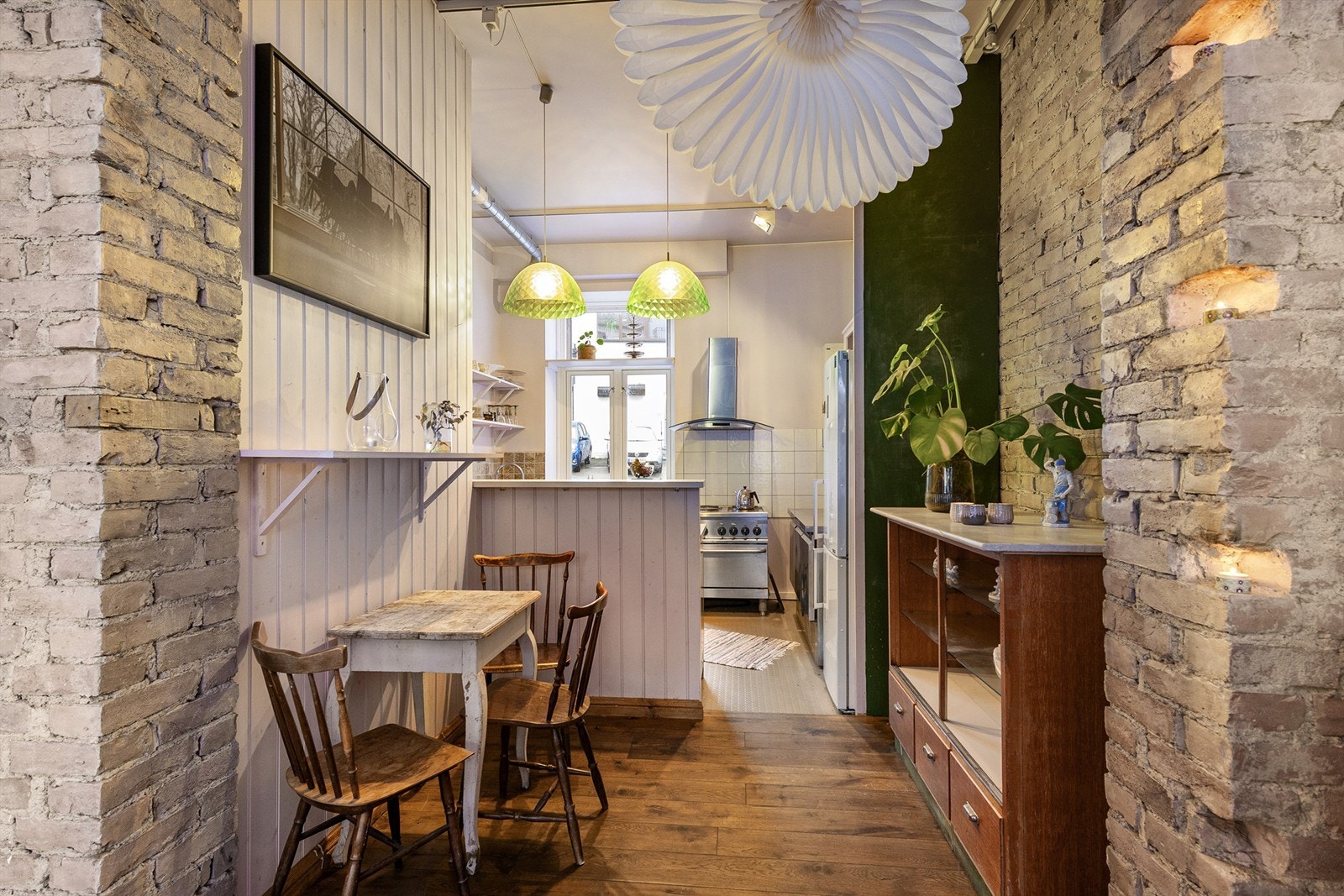 Adkomst til kjøkken i bakkant av lokalet Galleribilde