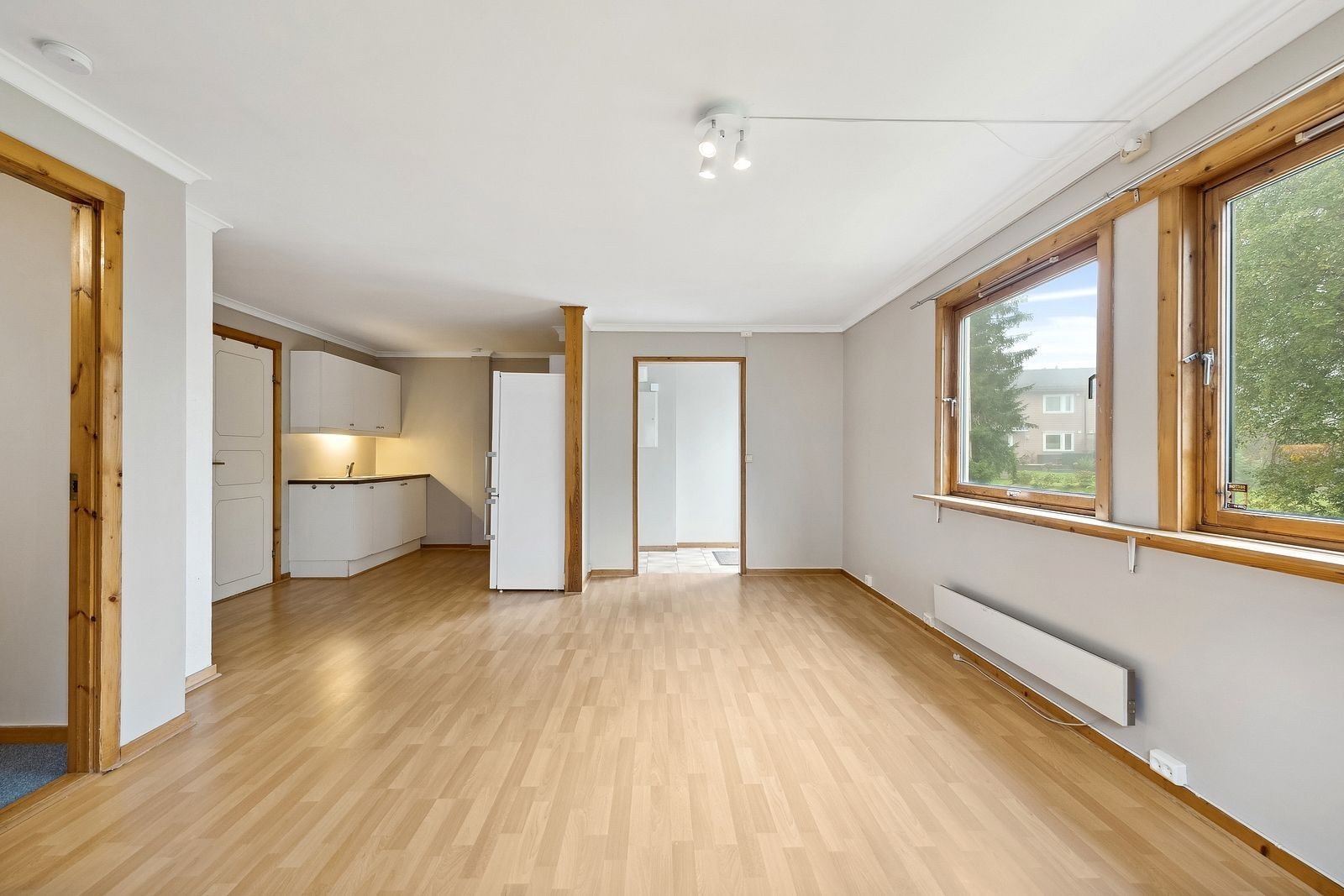 stue mot kjøkken Galleribilde