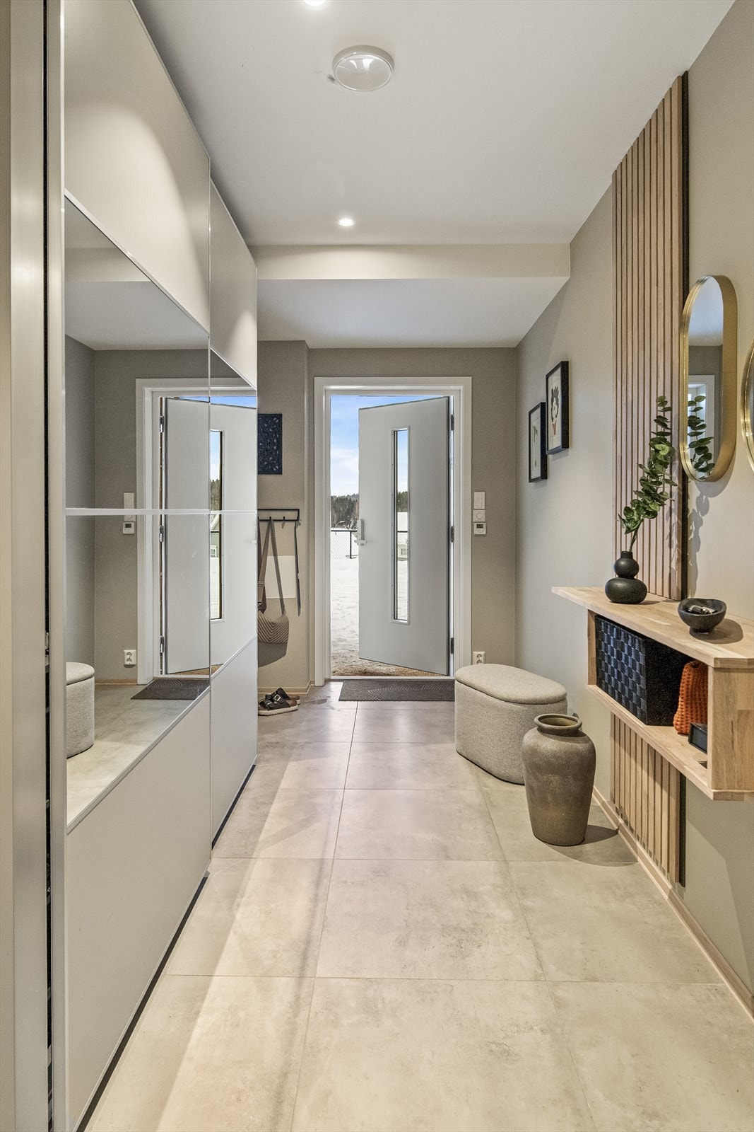 Her starter fantastiske turmuligheter rett utenfor døren, samtidig som det er kun 5 minutters spasertur til Meny Åsane. Galleribilde